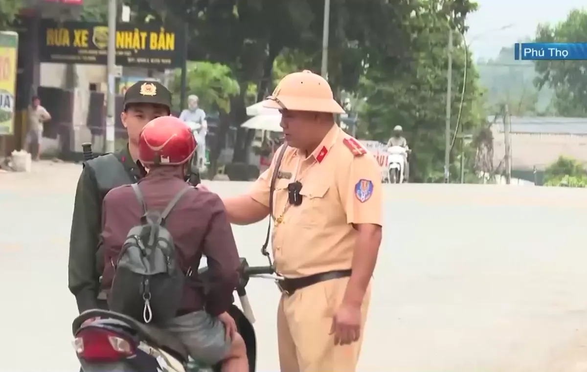 Thắt chặt kiểm tra và xử lý vi phạm nồng độ cồn - Ảnh 1.