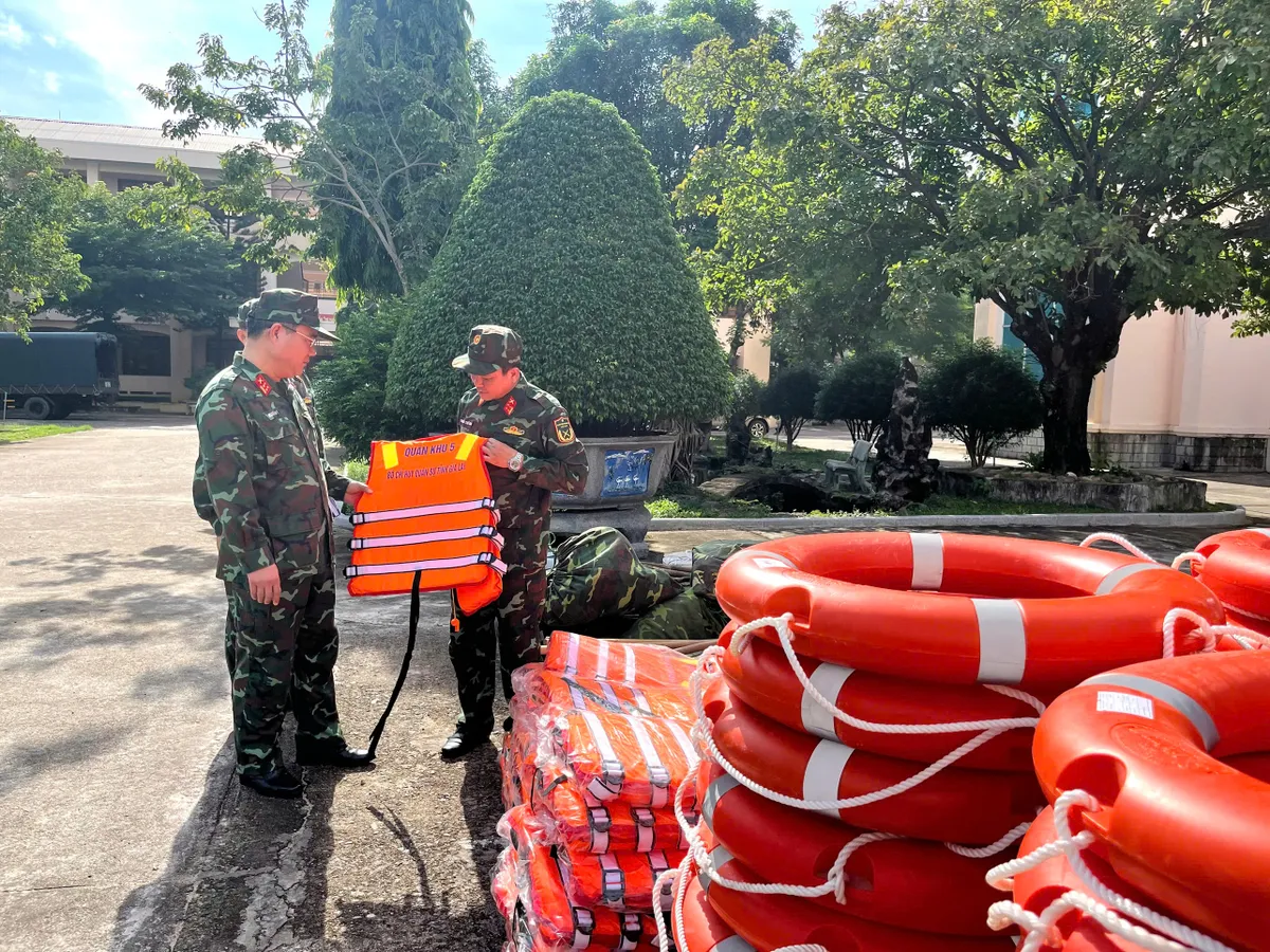 Gia Lai: Hơn 4.300 cán bộ, chiến sĩ, gần 300 phương tiện được huy động, sẵn sàng cơ động khi có tình huống  - Ảnh 2.