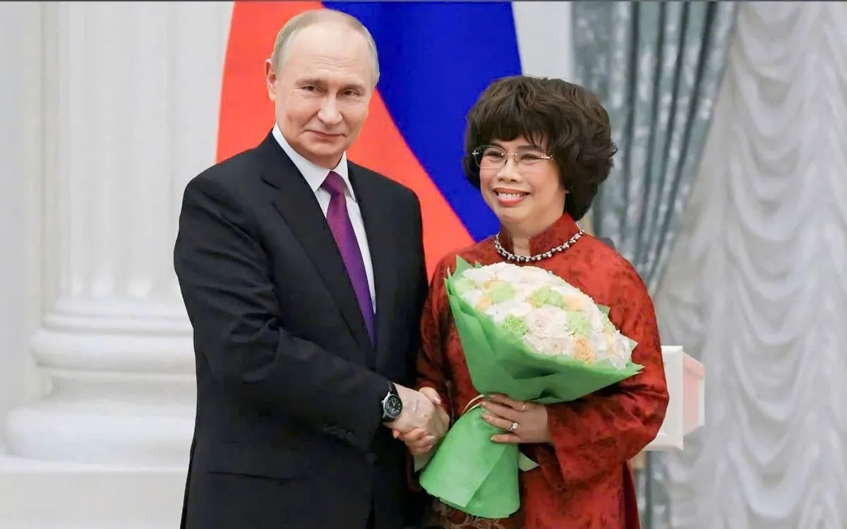 Tổng thống Vladimir Putin trao Huân chương Hữu nghị cho bà Thái Hương.