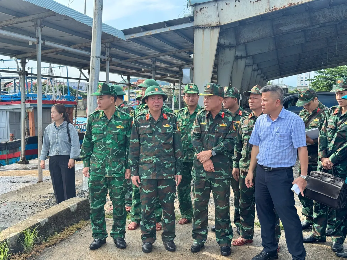 Quân khu 5 đã thành lập Sở chỉ huy phòng chống thiên tai, tìm kiếm cứu nạn tại Đắk Lắk. - Ảnh 1.