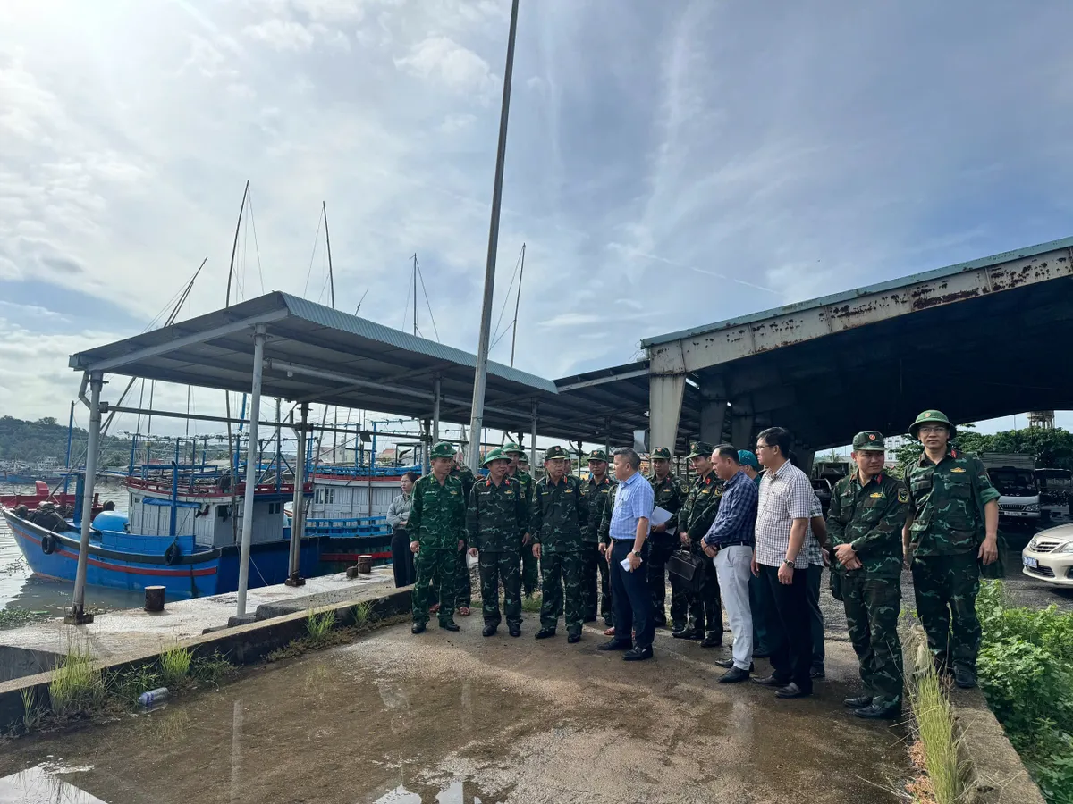 Quân khu 5 đã thành lập Sở chỉ huy phòng chống thiên tai, tìm kiếm cứu nạn tại Đắk Lắk. - Ảnh 2.