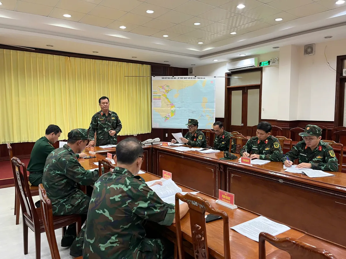 Gia Lai: Hơn 4.300 cán bộ, chiến sĩ, gần 300 phương tiện được huy động, sẵn sàng cơ động khi có tình huống  - Ảnh 1.