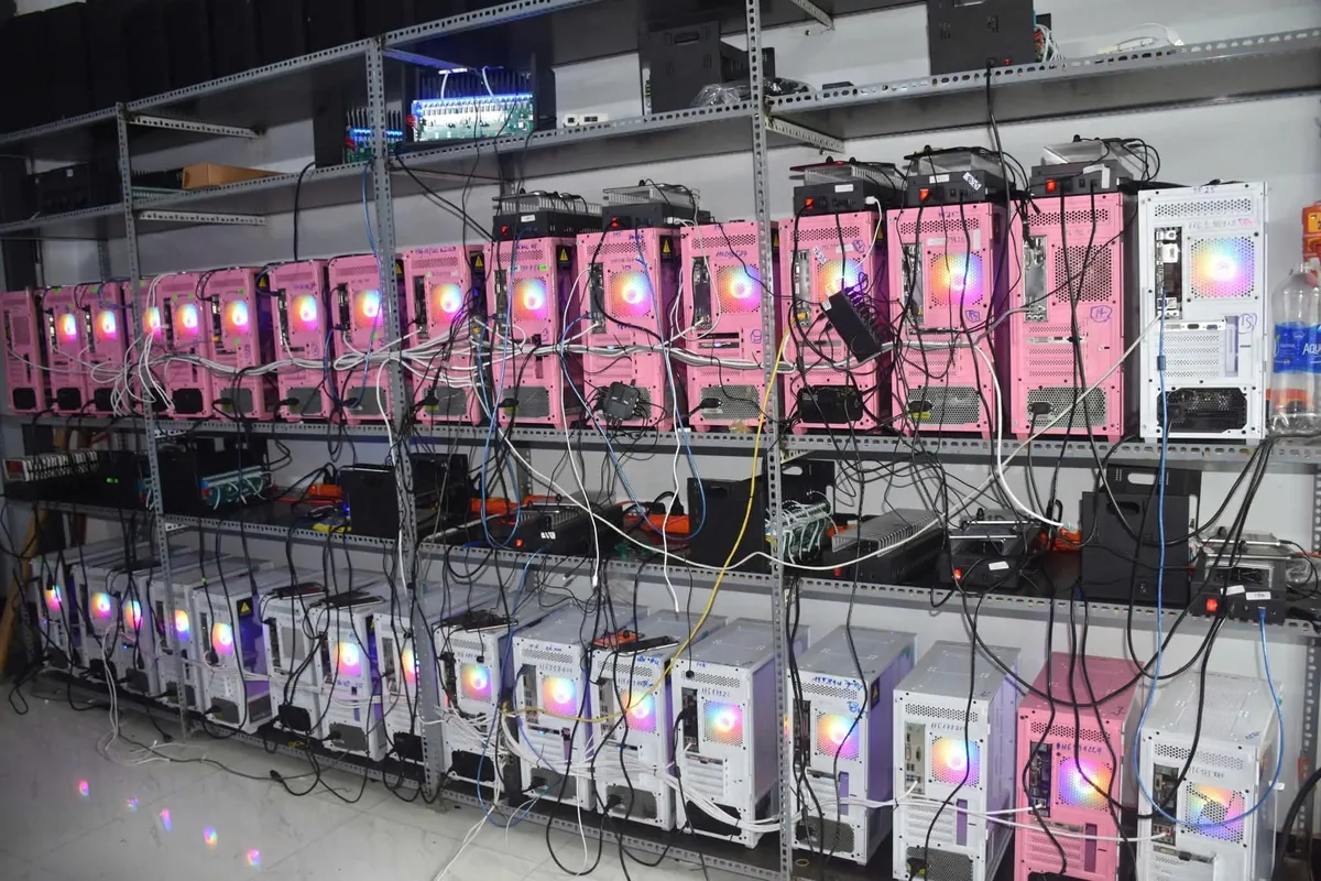 Đà Nẵng: Triệt phá và bắt giữ đường dây sử dụng trái phép thông tin mạng - Ảnh 2.