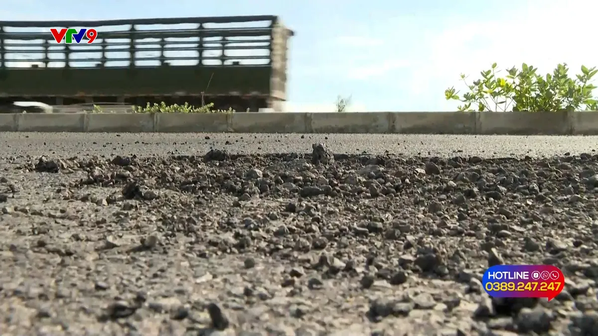 Lo lắng mất an toàn giao thông vì đường ngàn tỷ đã hư hỏng