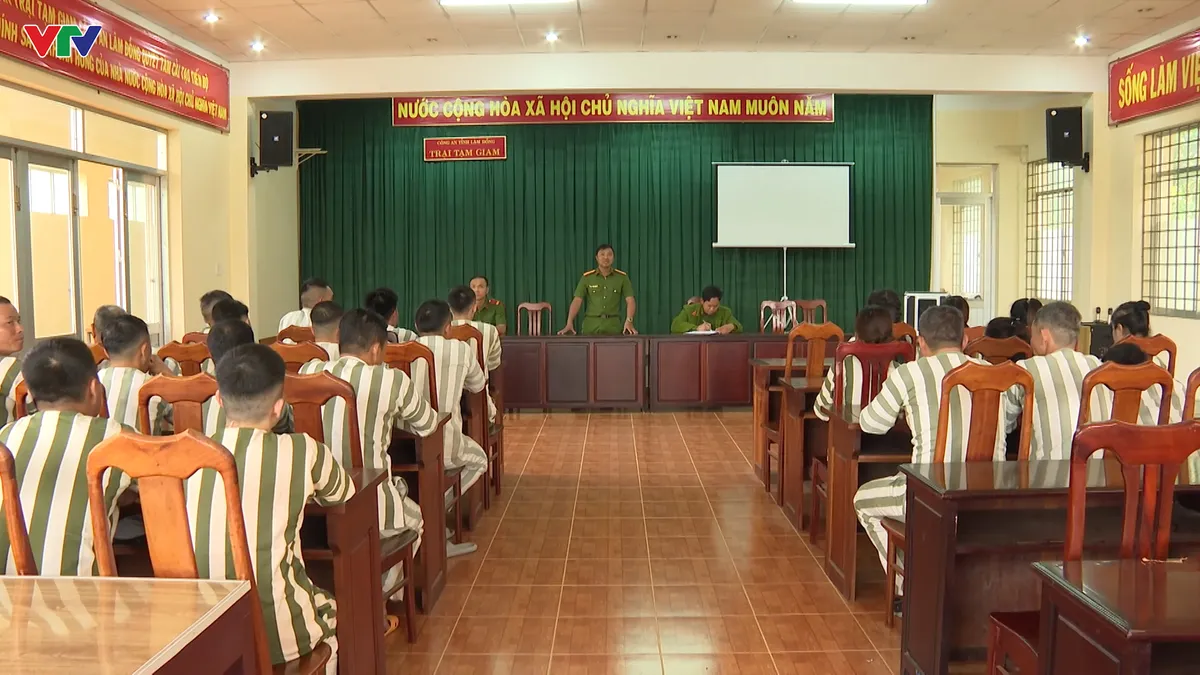 Cấm đi khỏi nơi cư trú - cần cơ chế phối hợp - Ảnh 2.