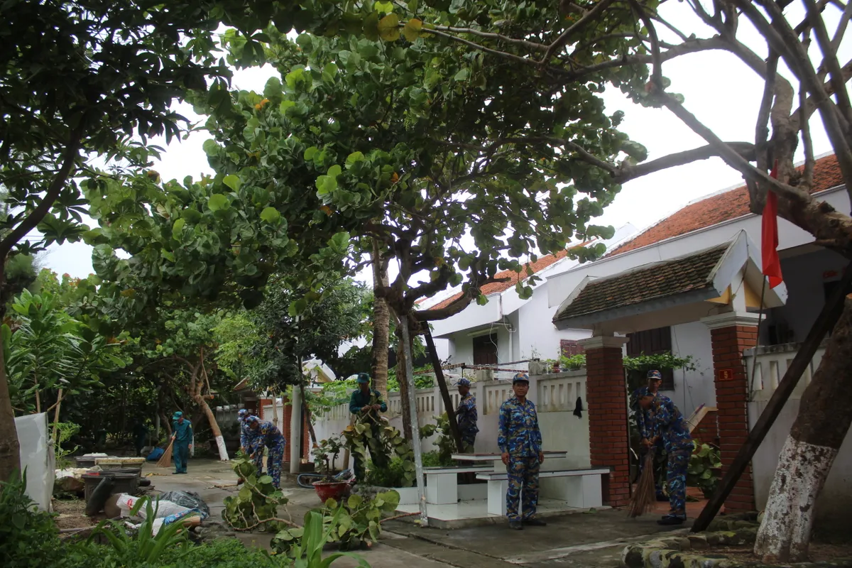 Đặc khu Trường Sa bảo đảm an toàn sau khi bão số 13 đi qua. - Ảnh 1.