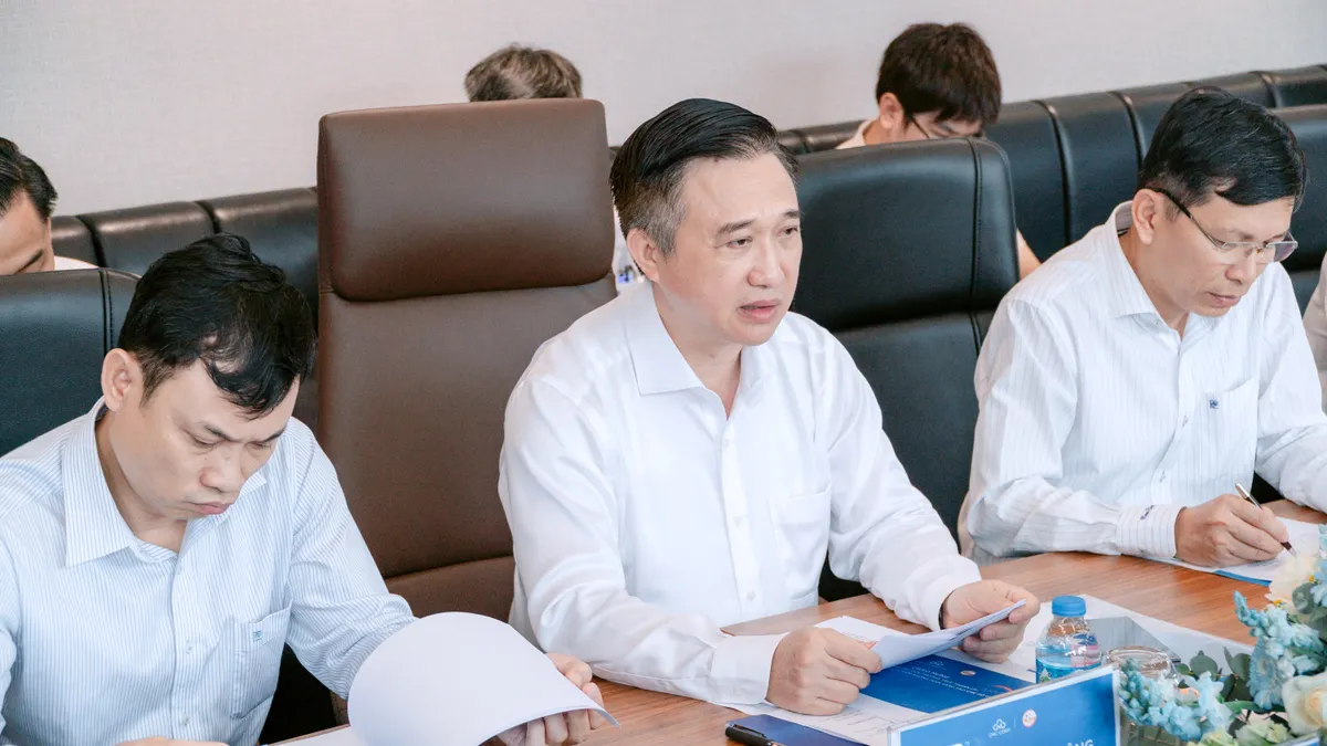 Thường trực Thành ủy TP Hồ Chí Minh lắng nghe kiến nghị về thúc đẩy hạ tầng số  - Ảnh 2.