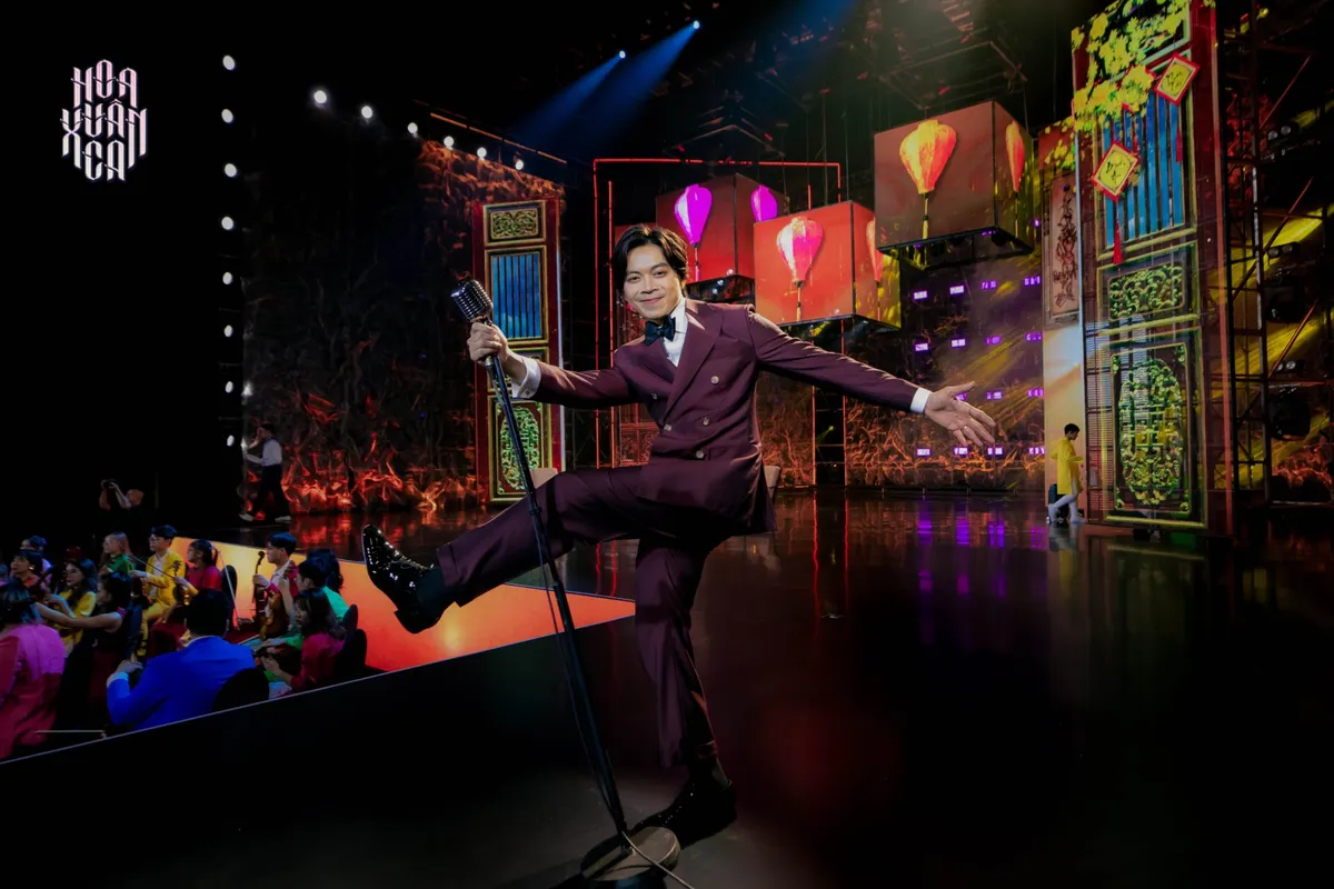 Chuỗi hoạt động kỷ niệm 15 năm ca hát của Lân Nhã - Ảnh 2.