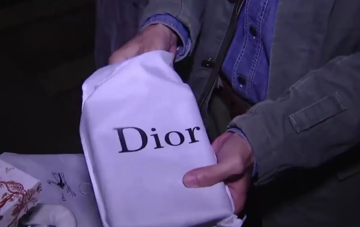 Phát hiện kho chứa số lượng lớn túi xách giả mạo nhãn hiệu tại Hà Nội - Ảnh 3.