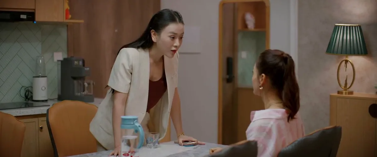 Gió ngang khoảng trời xanh - Tập 39: Mỹ Anh đánh ghen đỉnh cao, 'tiểu tam' ê chề - Ảnh 4.