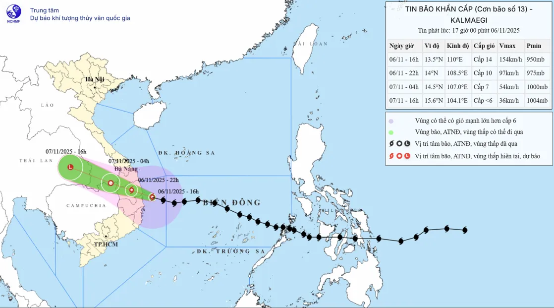 Bão số 13 giật trên cấp 16 đổ bộ vùng biển Quảng Ngãi - Đắk Lắk- Ảnh 1. Bão số 13 giật trên cấp 16 đổ bộ vùng biển Quảng Ngãi - Đắk Lắk- Ảnh 1.