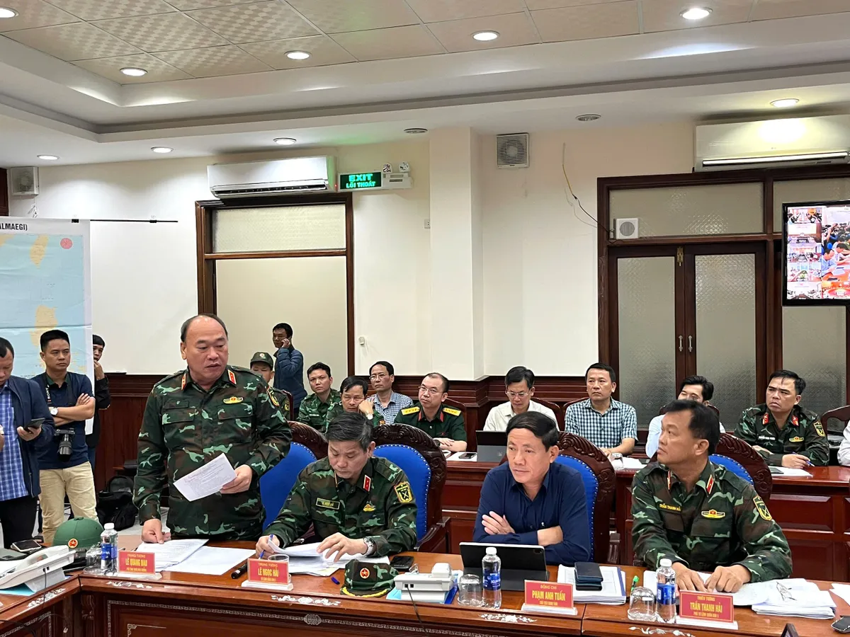 Ứng phó khẩn cấp với bão số 13: Mọi lực lượng phải trực chiến, mọi phương án phải sẵn sàng - Ảnh 2.