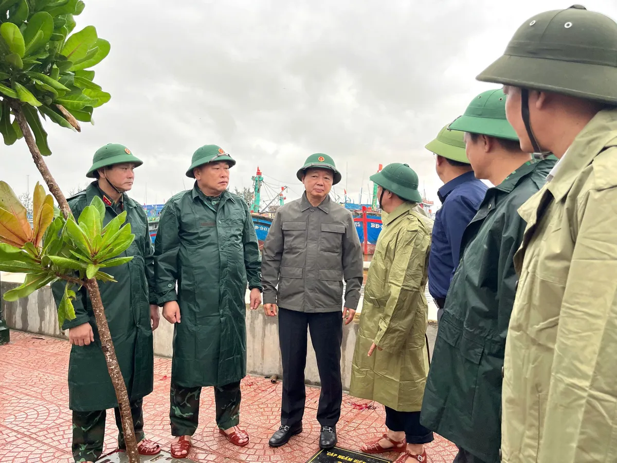Phó Thủ tướng Trần Hồng Hà kiểm tra công tác phòng chống bão tại Gia Lai - Ảnh 2.