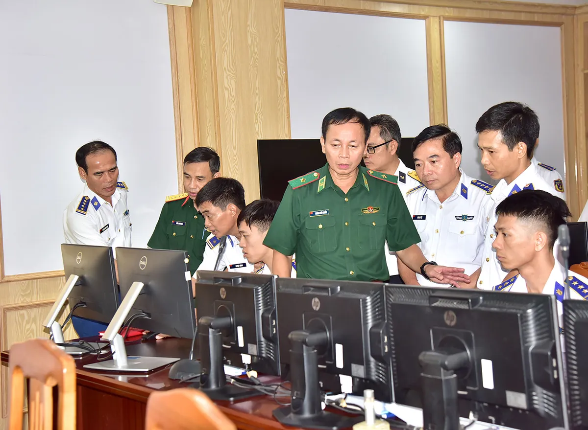 Bộ Tư lệnh Vùng Cảnh sát biển 4 đẩy mạnh chuyển đổi số trong phòng, chống khai thác IUU - Ảnh 3.