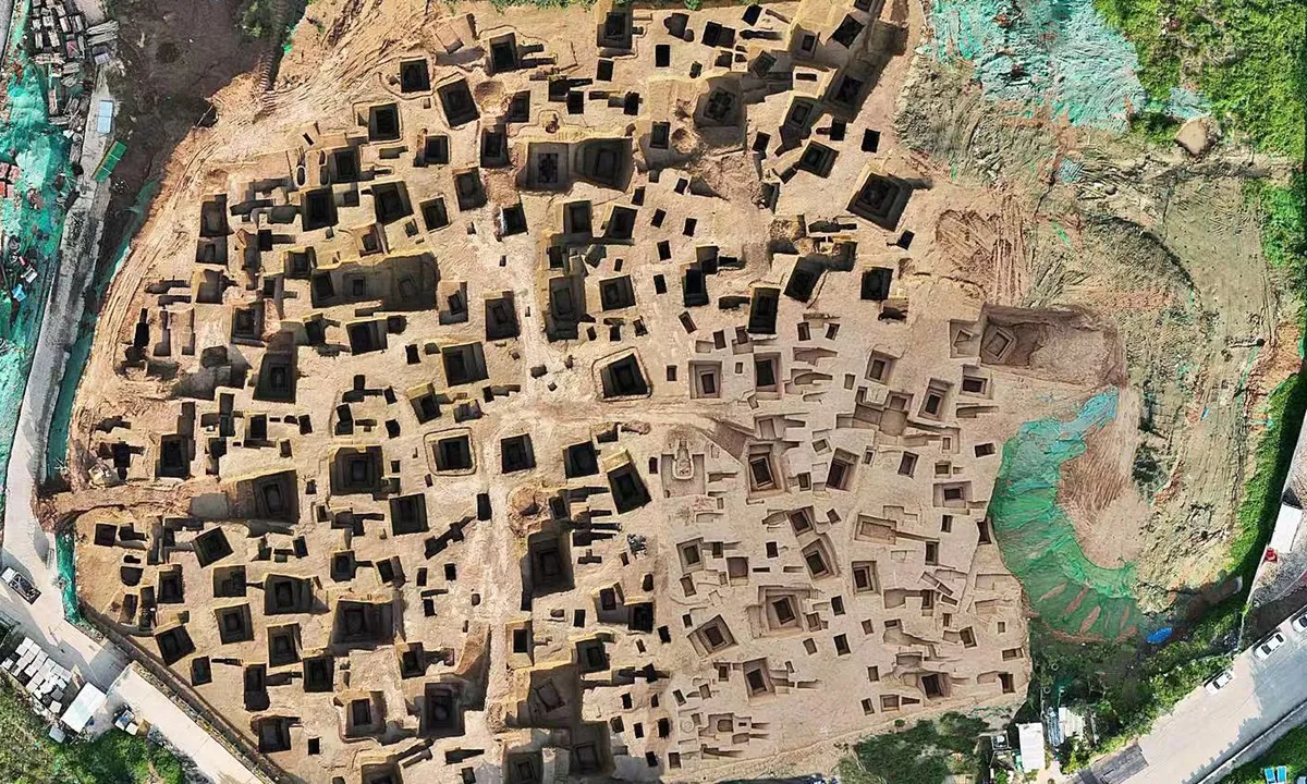 Phát hiện hơn 500 ngôi mộ cổ từ thời Chiến Quốc tại Tây An (Trung Quốc) - Ảnh 1.