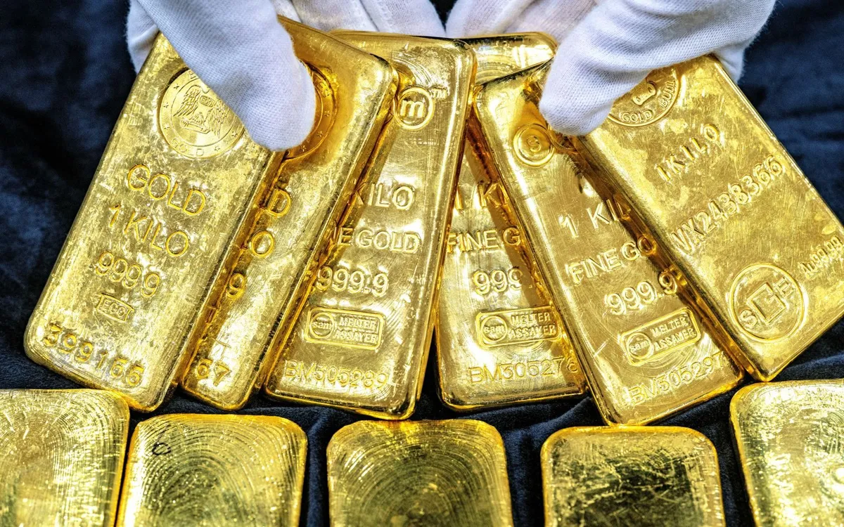 Mục tiêu vàng thế giới có giá cuối năm trong khoảng từ 4.300-4.400 USD/ounce