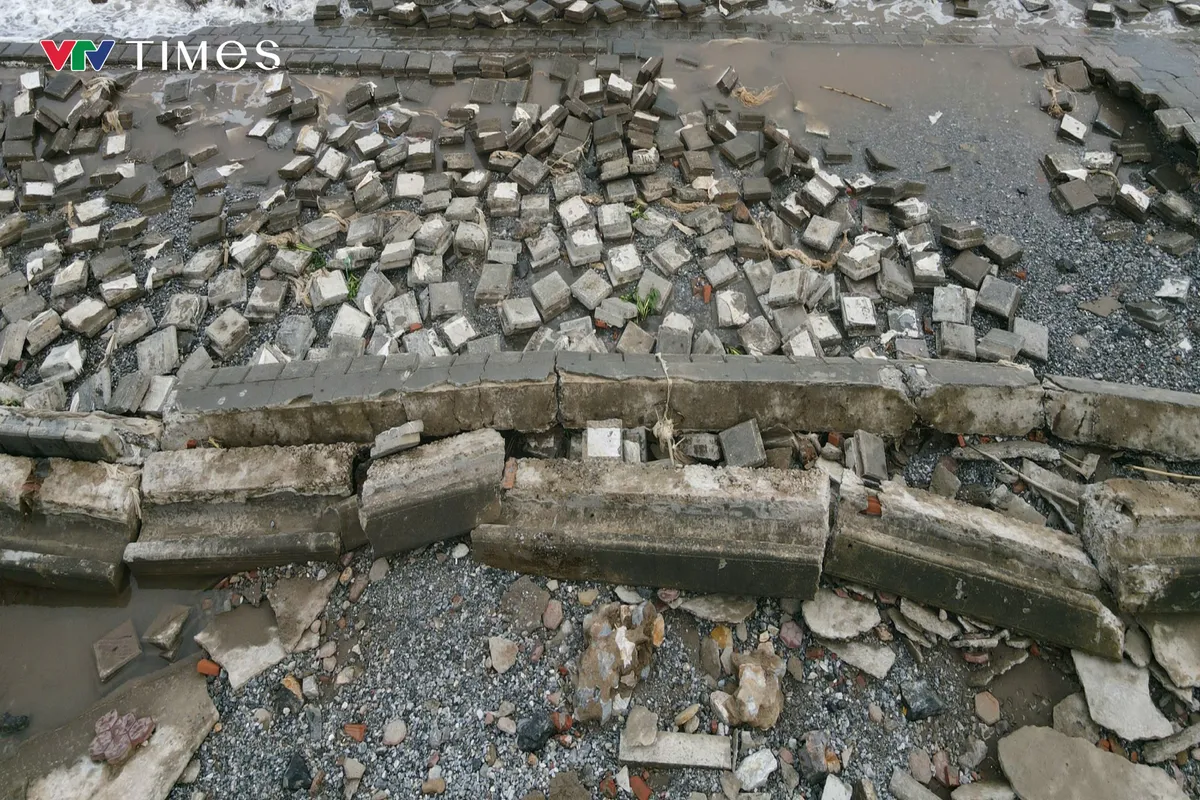 Ninh Bình: Bờ kè tiền tỷ tan hoang sau mưa bão - Ảnh 7.