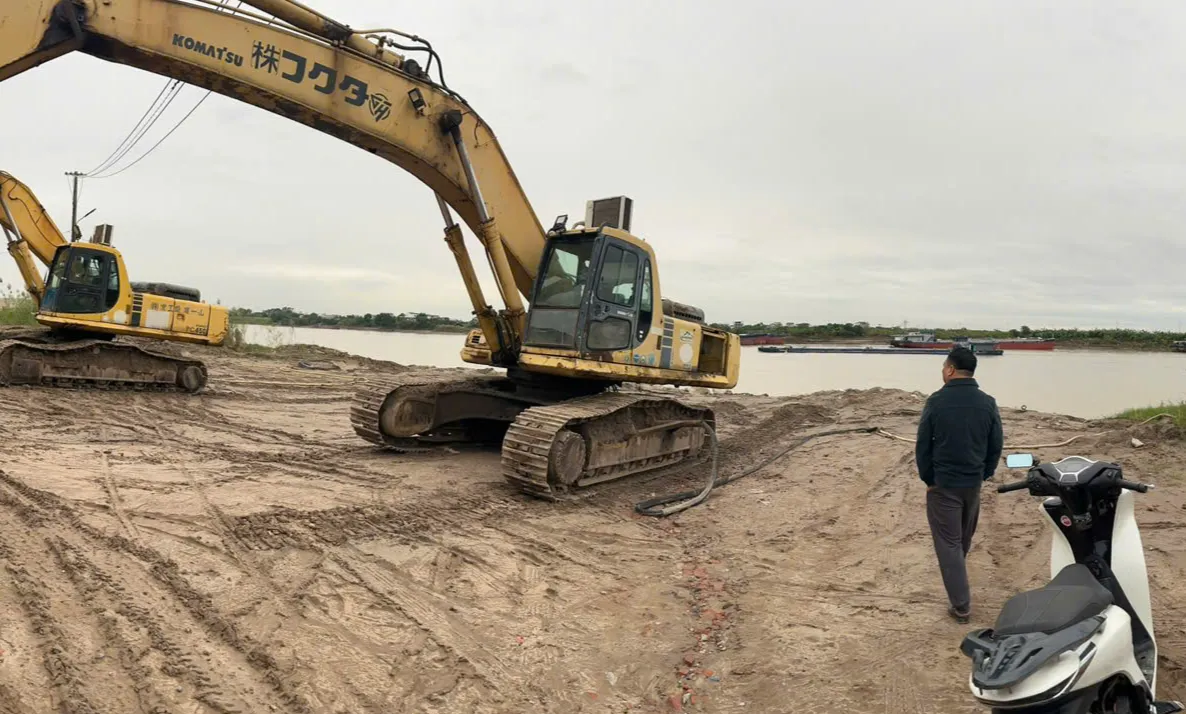 Liên ngành kiểm tra, xử lý vi phạm trên đường thủy nội địa - Ảnh 1.