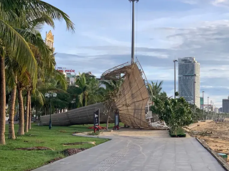 Gia Lai thiệt hại nặng sau bão, chính quyền khẩn trương khắc phục hậu quả- Ảnh 4.