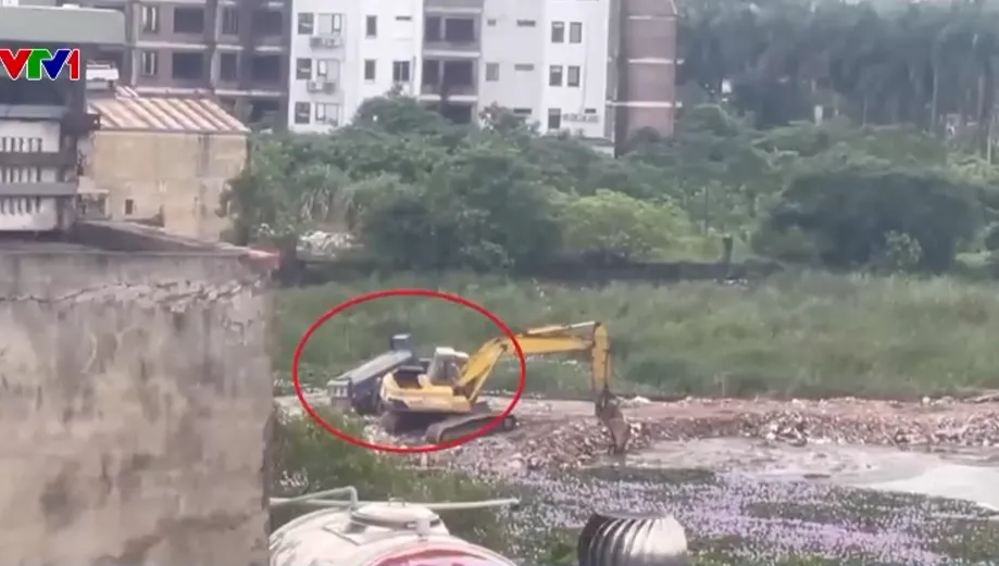 H&agrave; Nội: Lấn chiếm ao hồ tr&agrave;n lan, dự &aacute;n sinh th&aacute;i biến th&agrave;nh b&atilde;i r&aacute;c - Ảnh 2.