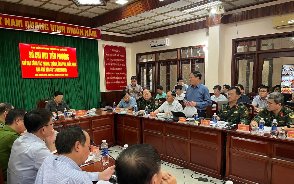 Phó Thủ tướng chính phủ Trần Hồng Hà chủ trì cuộc họp trực tuyến đánh giá thiệt hại và chỉ đạo công tác khắc phục hậu quả do bão số 13.