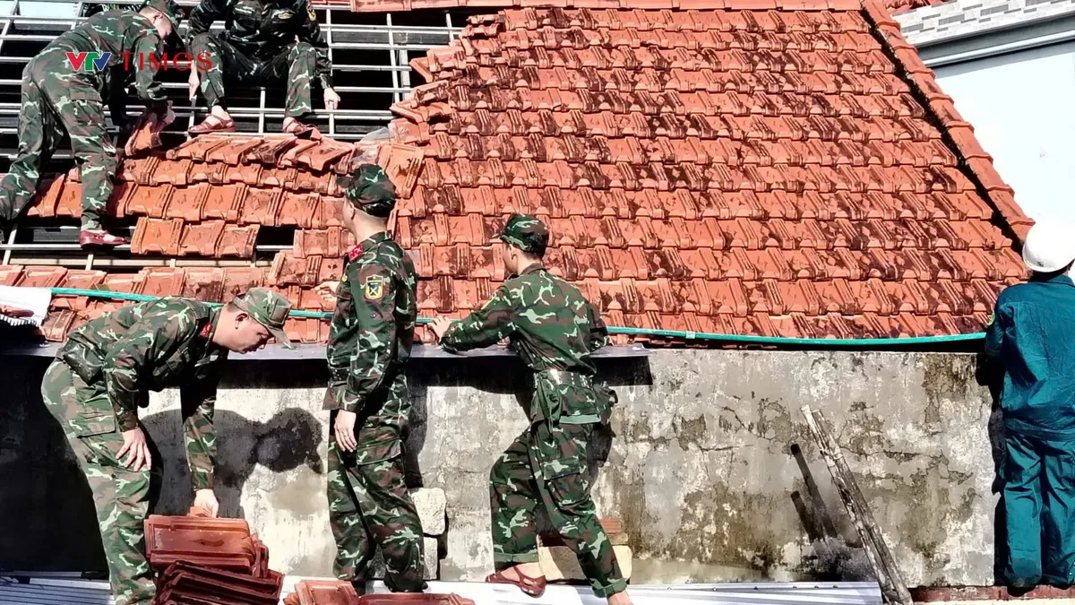 Quảng Ngãi: 3 người mất tích, hơn 60 nhà hư hỏng, gần 90.000 dân được sơ tán an toàn- Ảnh 3. Quảng Ngãi: 3 người mất tích, hơn 60 nhà hư hỏng, gần 90.000 dân được sơ tán an toàn- Ảnh 3.