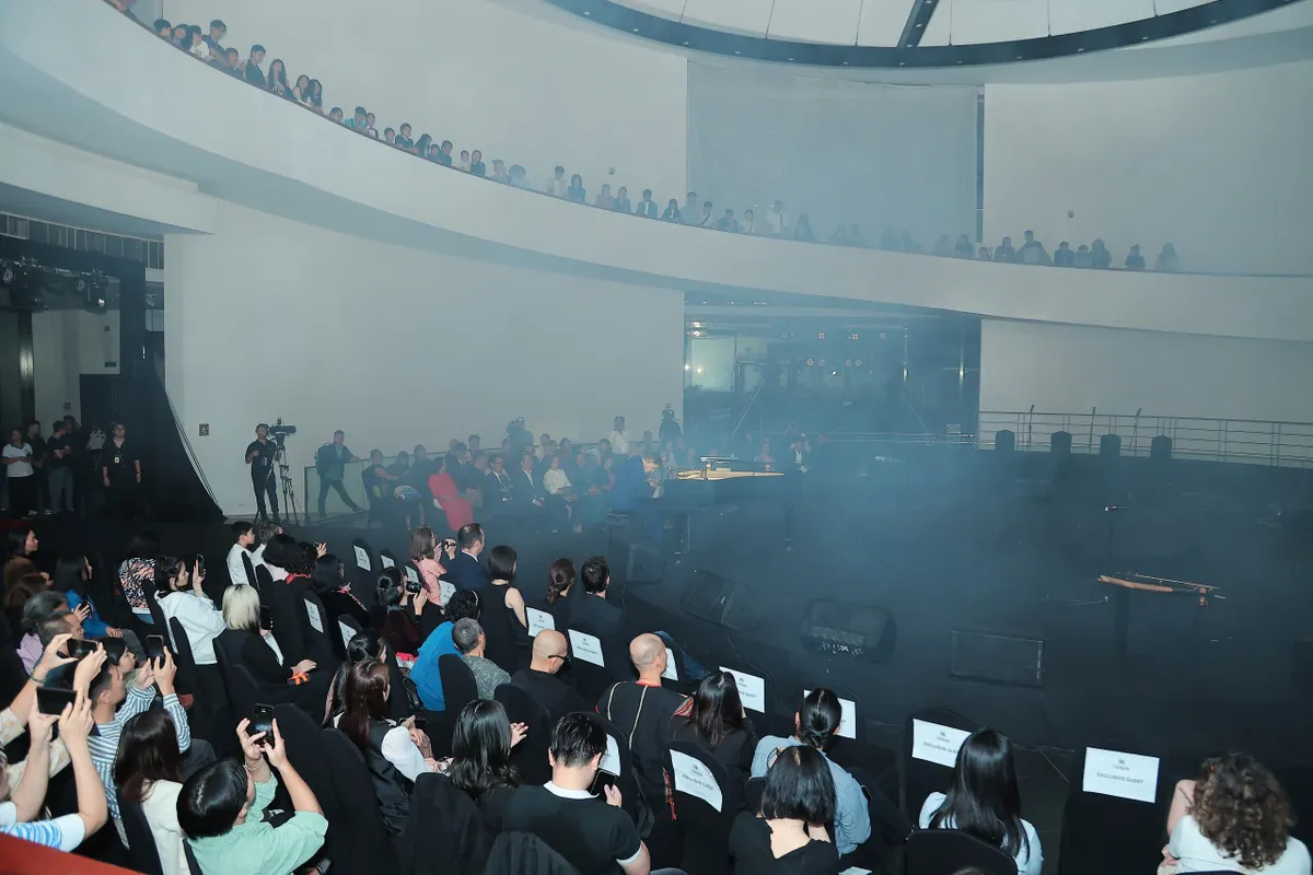 Nghệ sĩ Thụy Sĩ “đốn tim” khán giả trong “Khoảnh khắc vĩnh cửu” - Ảnh 6.