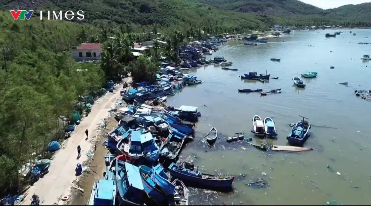 Đắk Lắk: Ngổn ngang nỗi lo, ngư dân khó xoay trở đưa hàng trăm tàu thuyền ra biển trở lại - Ảnh 2.