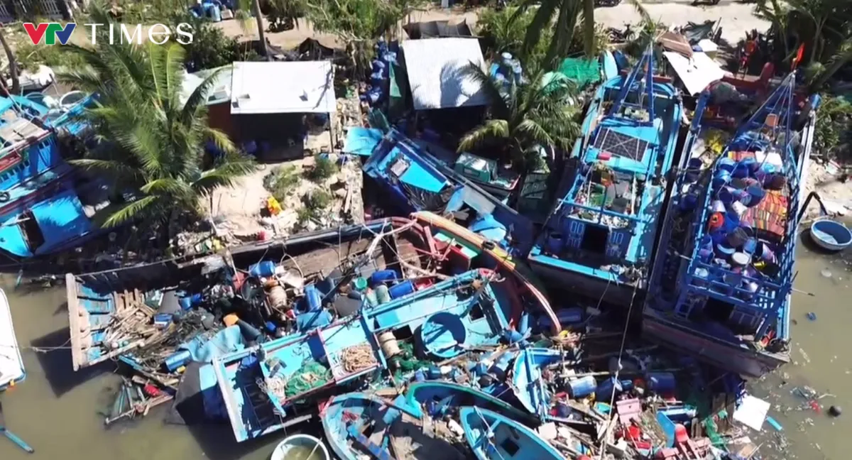 Đắk Lắk: Ngổn ngang nỗi lo, ngư dân khó xoay trở đưa hàng trăm tàu thuyền ra biển trở lại - Ảnh 1.