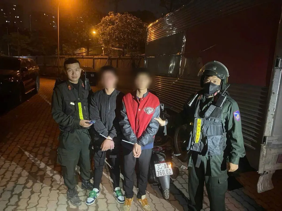 Bắt quả tang 2 đối tượng tổ chức sử dụng trái phép chất ma túy - Ảnh 2.