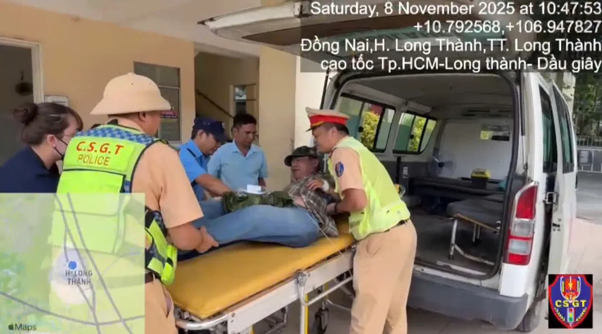 CSGT cứu kịp thời lái xe đột quỵ trên cao tốc Long Thành - Dầu Giây- Ảnh 1. CSGT cứu kịp thời lái xe đột quỵ trên cao tốc Long Thành - Dầu Giây- Ảnh 1.