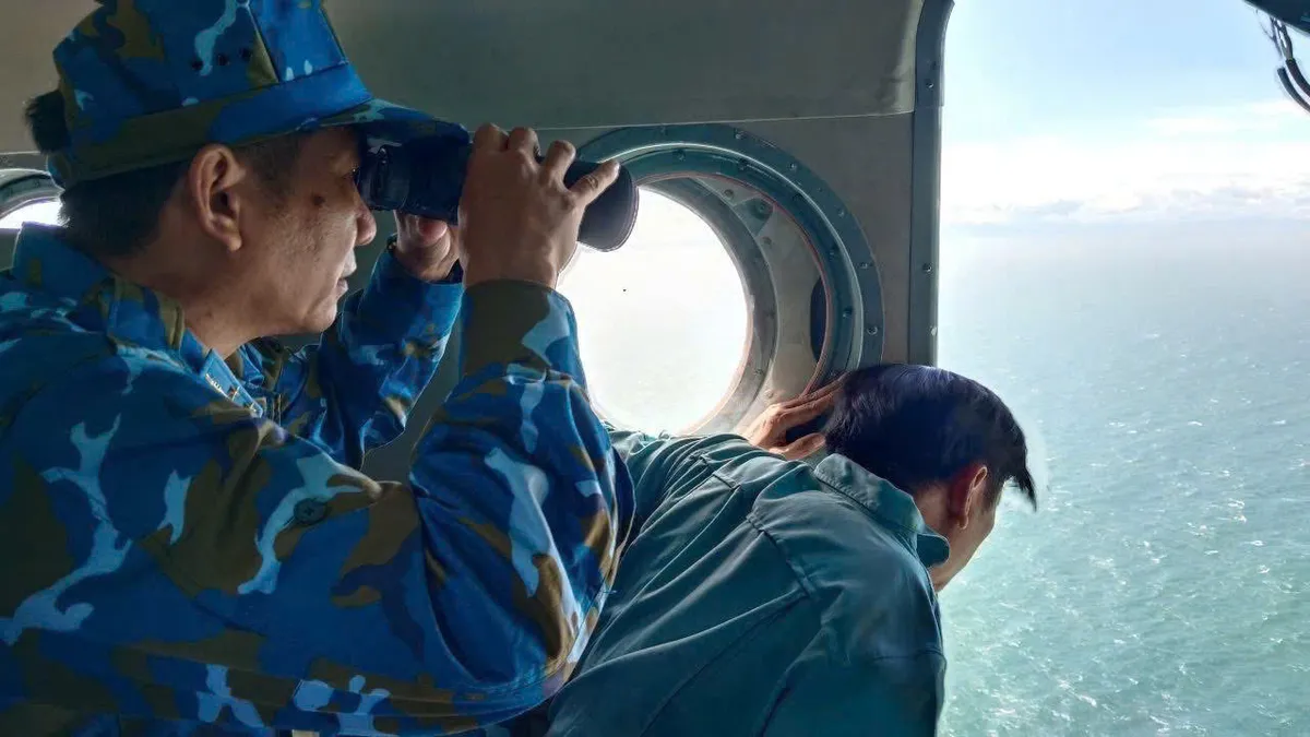 Cứu sống một trong ba người bị sóng cuốn mất tích ở biển Lý Sơn- Ảnh 1.