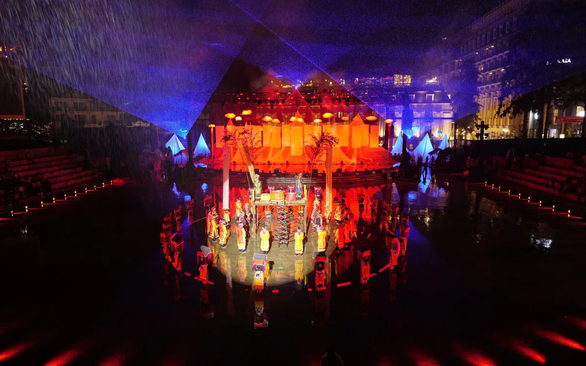 Đêm nghệ thuật “Thiêng” mang đến nhiều cảm xúc với cộng đồng dân tộc Dao đỏ và du khách