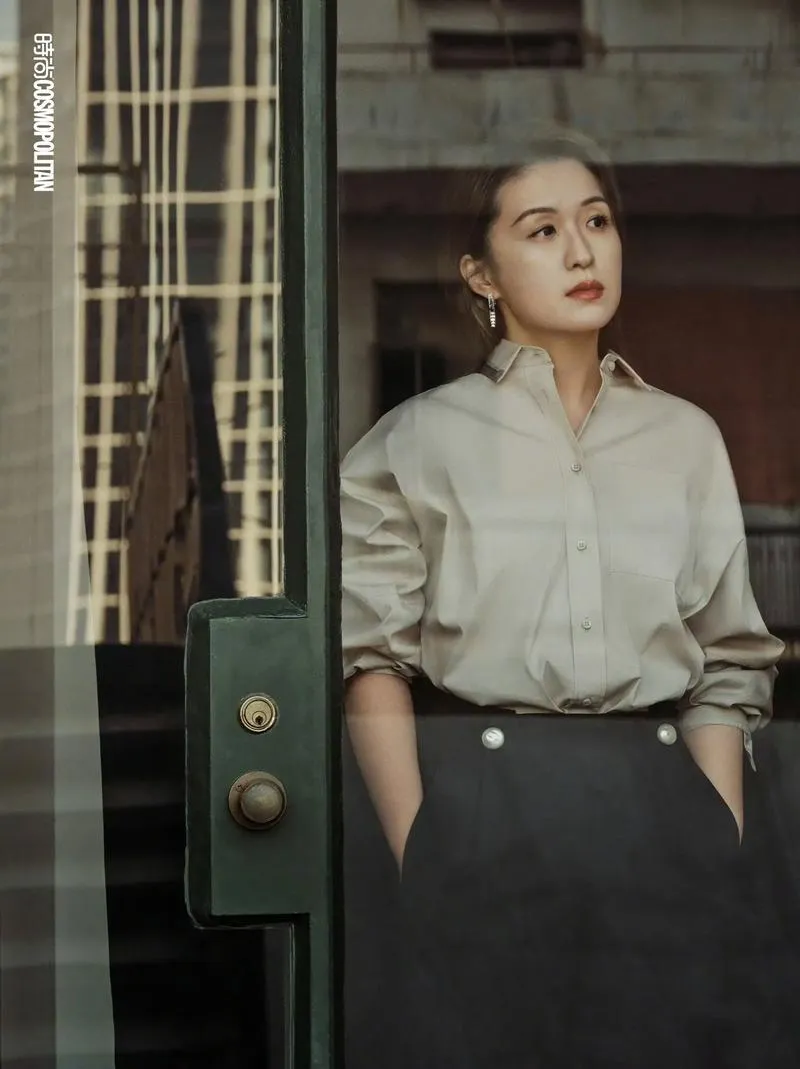 Phim mới của Đường Yên, Triệu Hựu Đình hoãn chiếu vì sự cố của biên kịch - Ảnh 1.