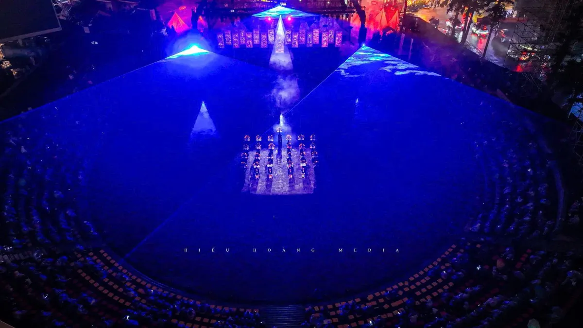 Đêm nghệ thuật Thiêng: Khi bản sắc trở thành “tài sản” của người Dao đỏ - Ảnh 5.