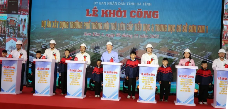 Khởi c&ocirc;ng đồng loạt trường học v&ugrave;ng bi&ecirc;n, n&acirc;ng chất gi&aacute;o dục cho học sinh d&acirc;n tộc - Ảnh 1.
