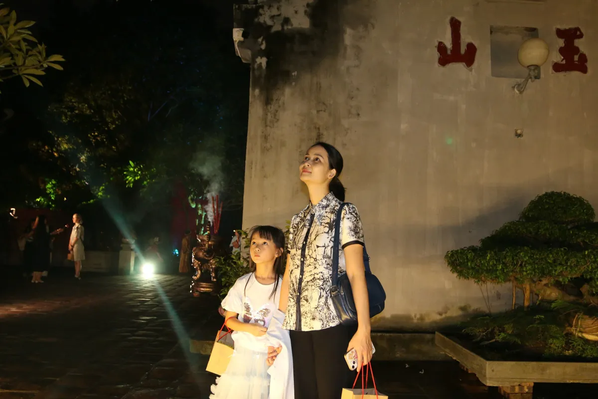 Ứng dụng công nghệ 3D mapping tại tour đêm “Ngọc Sơn - đêm huyền bí” - Ảnh 4.