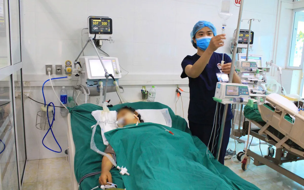 Bệnh nhân G.T.S. bị hôn mê gan, suy gan cấp nghi do dùng thuốc lá.