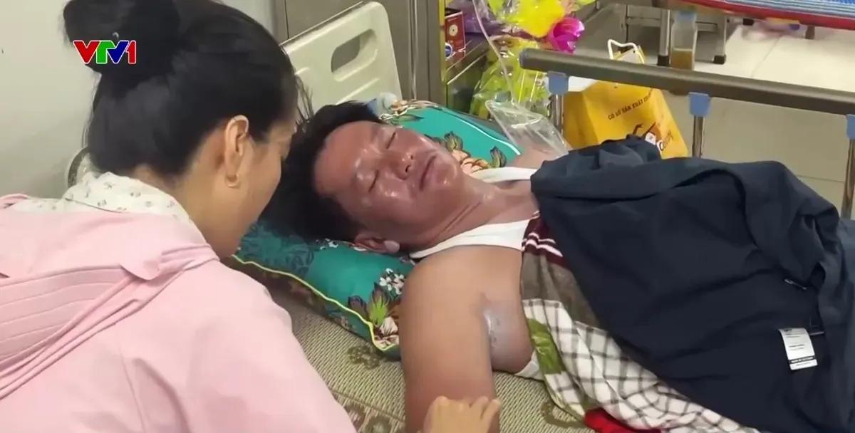 Khoảnh khắc đẹp tuần qua (3–9/11): Những tia nắng ấm giữa mưa bão - Ảnh 1.