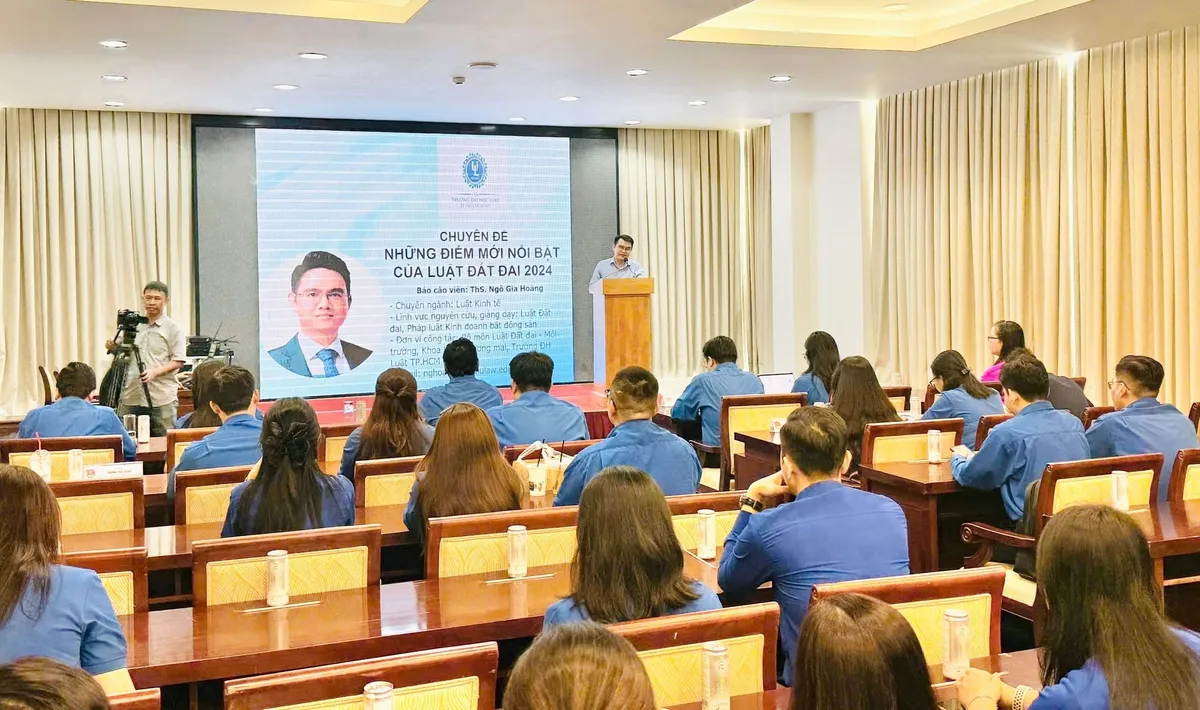 Sôi nổi các hoạt động hưởng ứng ngày Pháp luật Việt Nam tại TP Hồ Chí Minh - Ảnh 7.