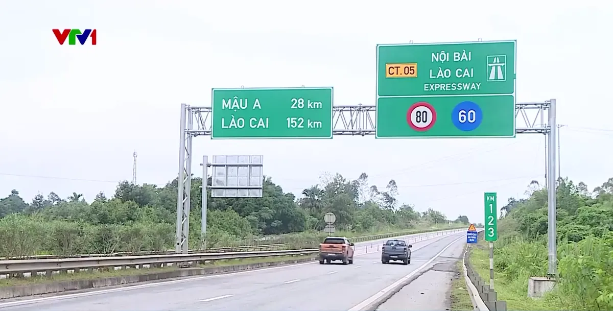 Thí điểm phân làn trên cao tốc Nội Bài - Lào Cai - Ảnh 1.