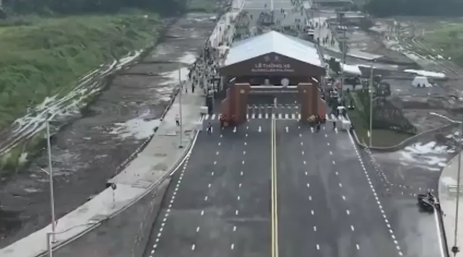 Thông xe đường Liên Phường giảm áp lực giao thông khu Đông TP Hồ Chí Minh - Ảnh 1.