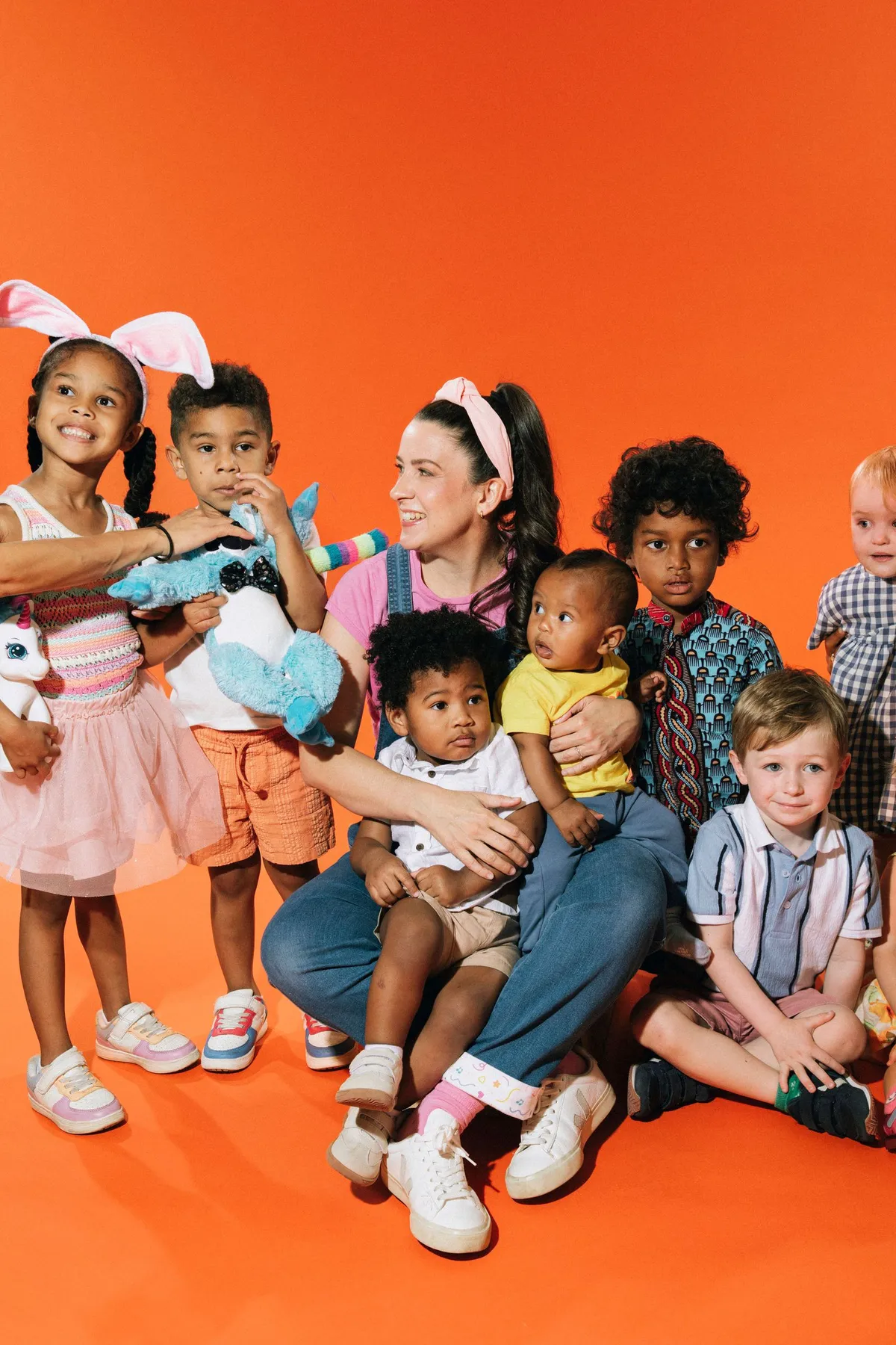 Phía sau "đế chế" sản xuất nội dung cho trẻ em - Ảnh 1.