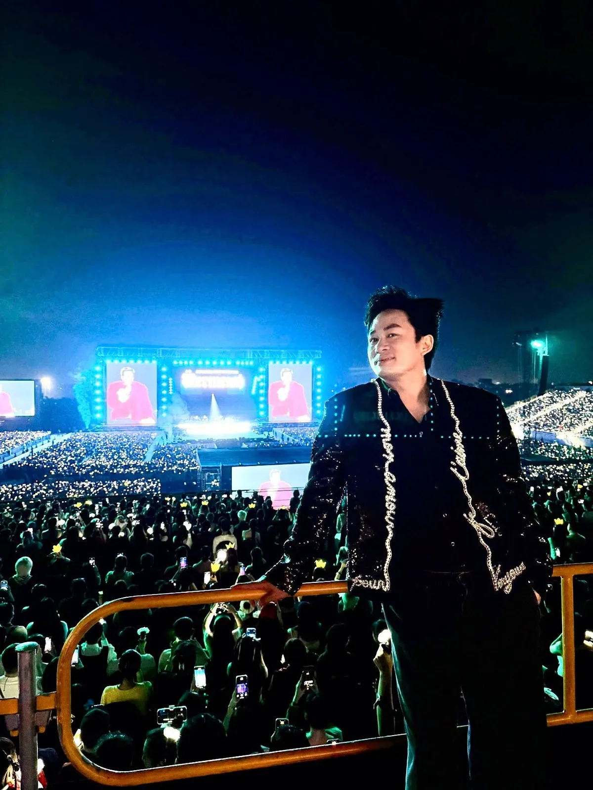 Đỗ Thị H&agrave; nhiều lần rơi nước mắt trong đ&aacute;m cưới, Ho&agrave;ng Th&ugrave;y bắt được hoa cưới  - Ảnh 3.