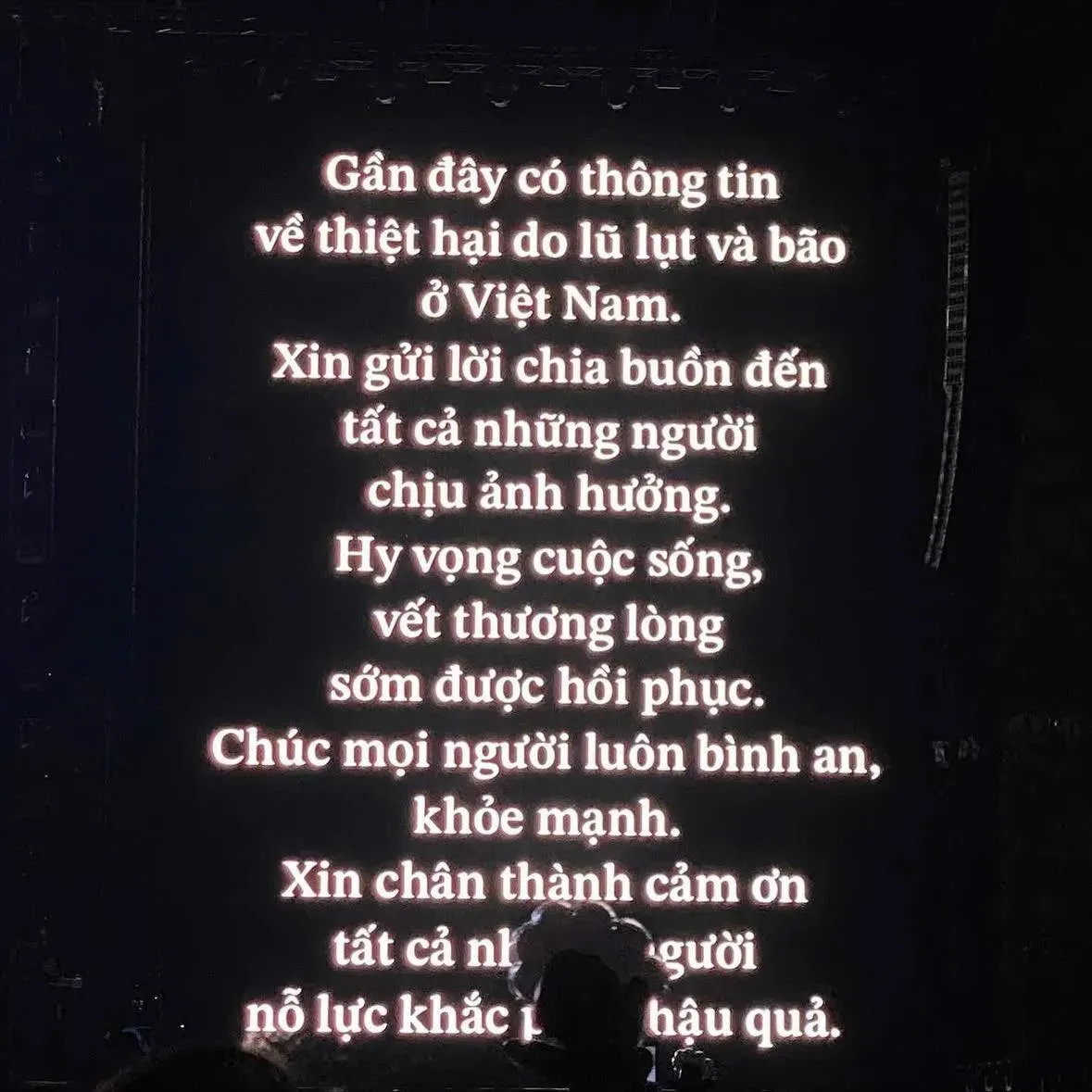 Khoảnh khắc đẹp tuần qua (3–9/11): Những tia nắng ấm giữa mưa bão - Ảnh 5.