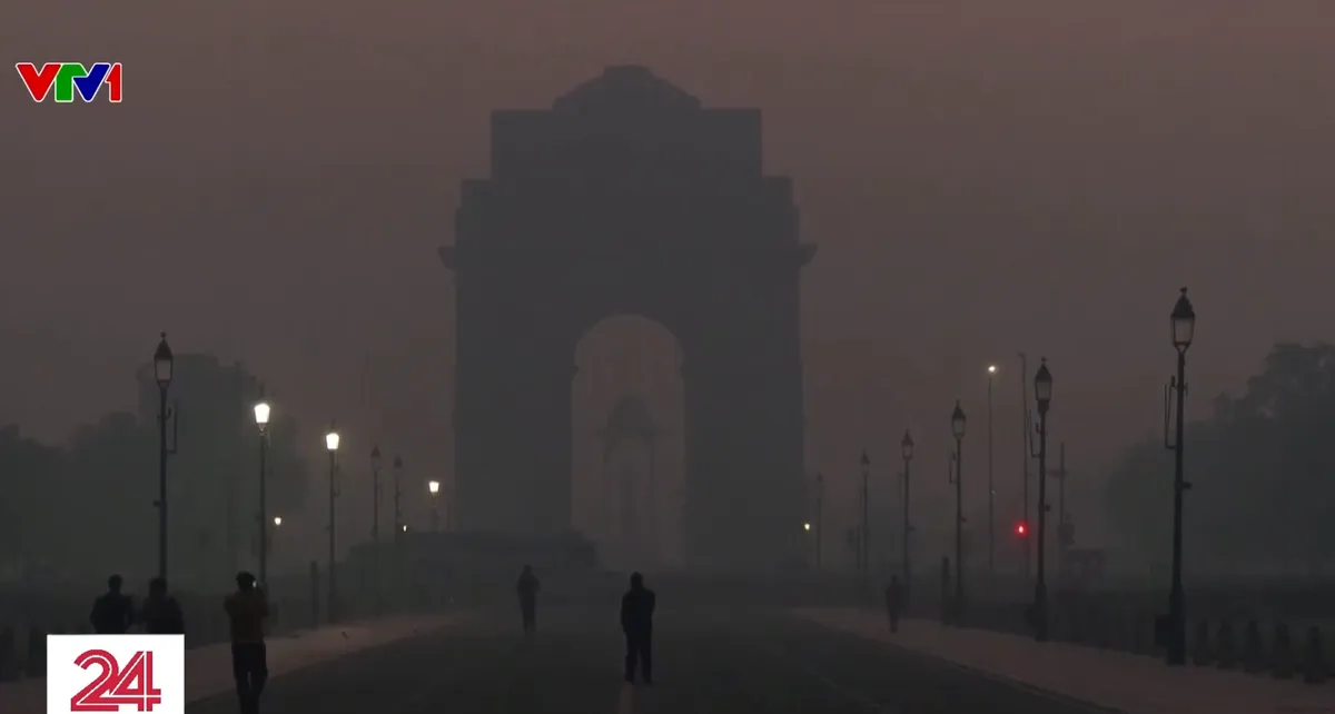 Người cao tuổi tại Ấn Độ khổ sở trong không khí ô nhiễm- Ảnh 1. Người cao tuổi tại Ấn Độ khổ sở trong không khí ô nhiễm- Ảnh 1.