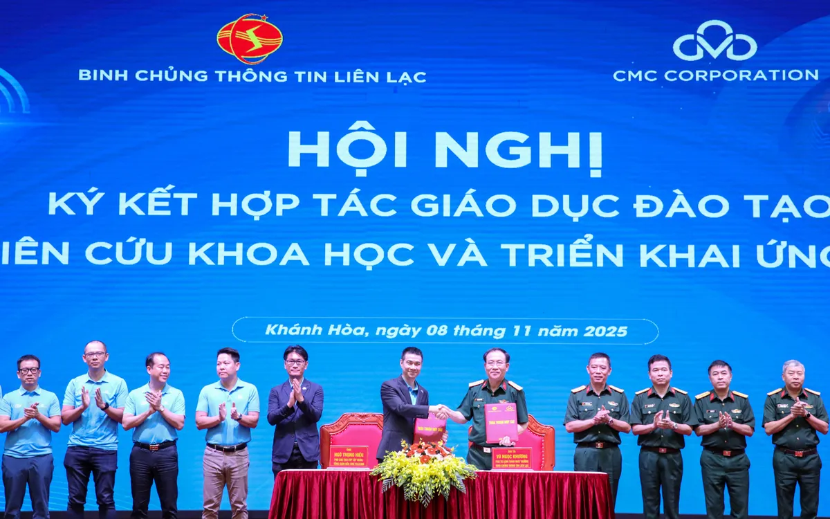 Toàn cảnh Lễ kí Thỏa thuận Hợp tác Chiến lược CMC & Binh chủng TTLL

