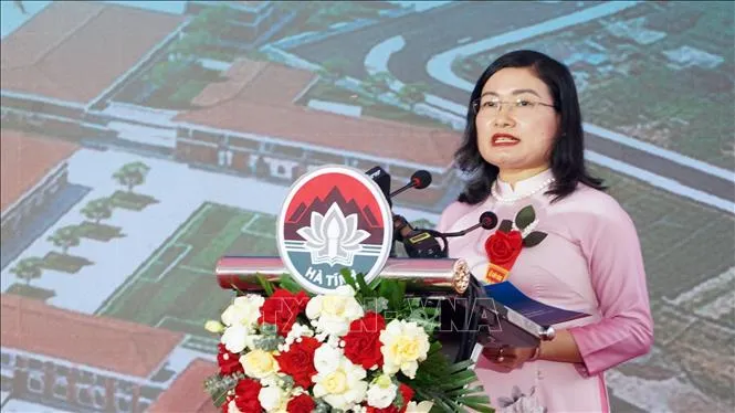 Phê chuẩn kết quả bầu, miễn nhiệm chức vụ Phó Chủ tịch UBND tỉnh Hà Tĩnh - Ảnh 1.