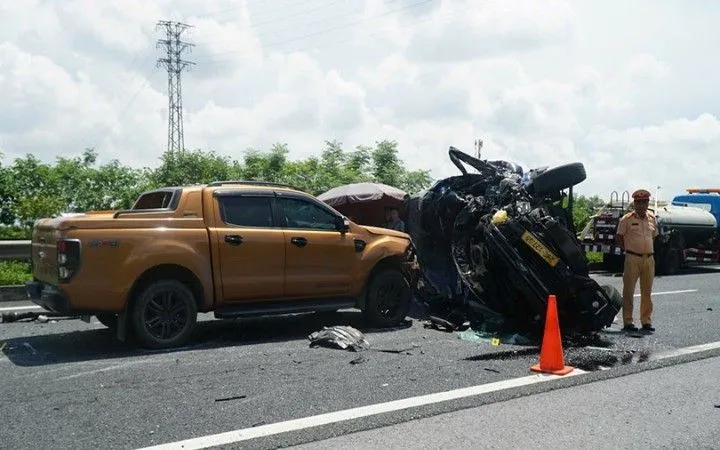 Vụ tai nạn liên hoàn trên cao tốc Ninh Bình - Cầu Giẽ
