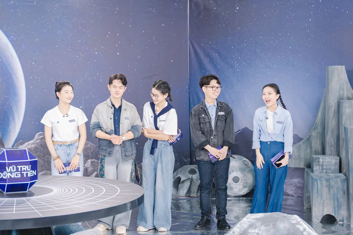 Nữ sinh Học viện Tài chính lội ngược dòng giành tấm vé vào vòng Chung kết The Moneyverse 2025 - Ảnh 4.